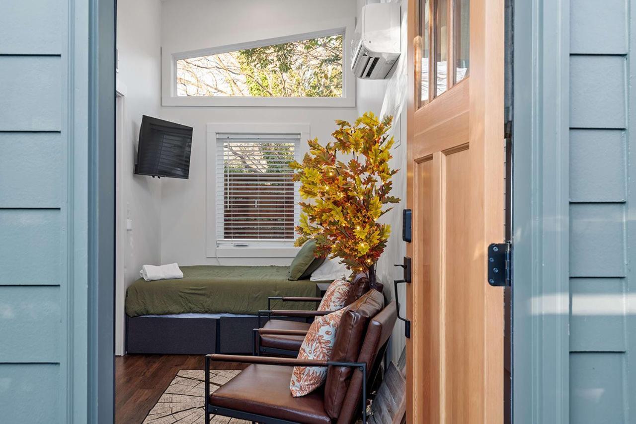 The Acorn - Tiny House In Historic Oakwood Villa Raleigh Ngoại thất bức ảnh